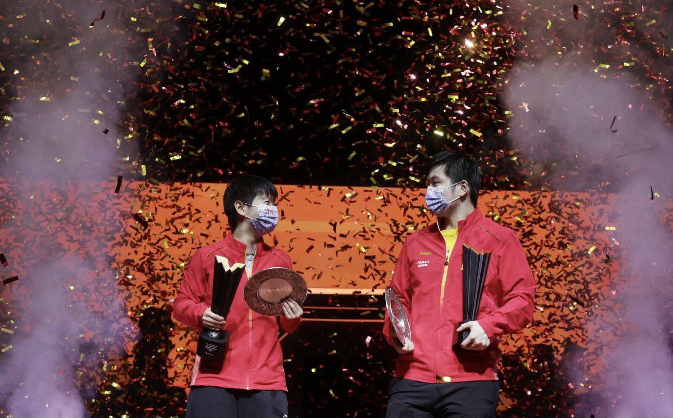 麦克·福隆（斯科特·阿金斯饰），号称不测杀手的他，是位冷血杀手。就他从事的职业来说，他是顶尖的，不管是层次多样的刺杀技能，仍是瞒天过海躲过差人视野，他的每次使命都使雇主对劲欢快。可是有一天他挚爱的人却卷进了伦敦的地下杀手世界，并惨遭本身同组织的人杀戮。而福隆不能不打破本身久长以来井井有理，层次放置的糊口，起头向实行这一切的人睁开复仇这部片子改编自90年月的一本漫画 作者是帕特·米尔斯，《特警判官》（95年片子版由史泰龙主演）也是他的作品